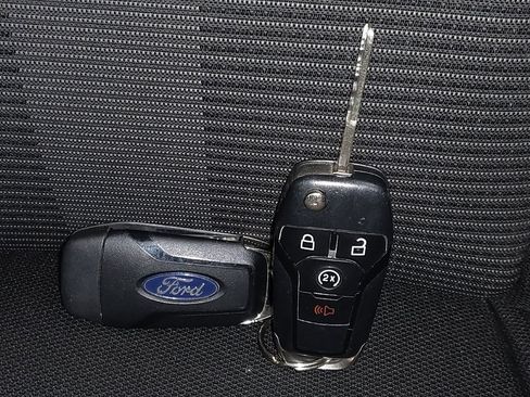 Used 2015 Ford F150 XLT w/ Equipment Group 302A Luxury AWD/4WD image 32