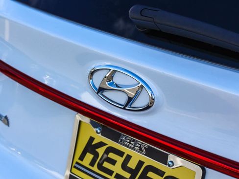 Certified 2022 Hyundai Santa Fe SEL w/ Cargo Package image 11