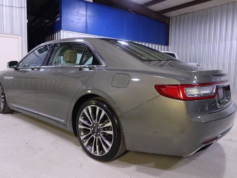 Used 2017 Lincoln Continental Select w/ Technology Package image 3