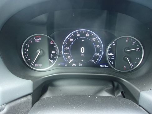 Used 2024 Buick Enclave Premium AWD/4WD image 11