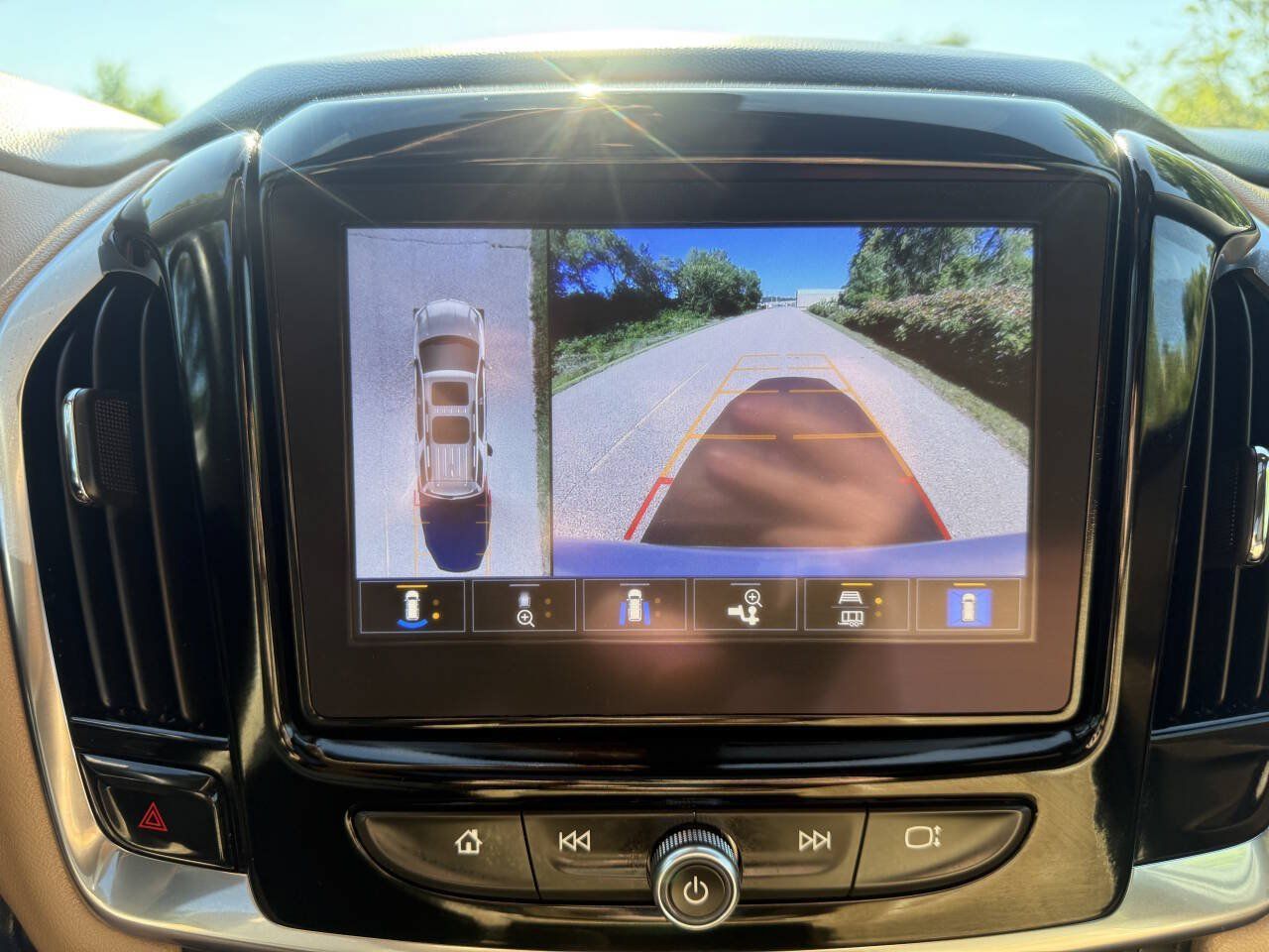 Used 2023 Chevrolet Traverse Premier w/ LPO, Floor Liner Package AWD/4WD image 18