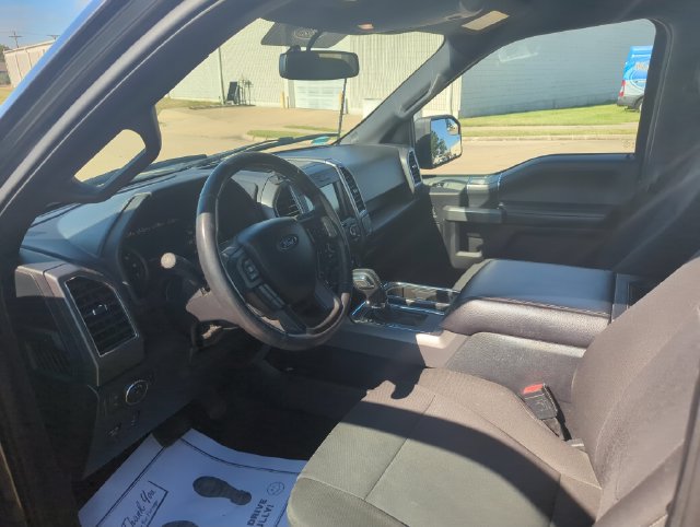 Used 2018 Ford F150 XLT w/ Equipment Group 302A Luxury AWD/4WD image 14