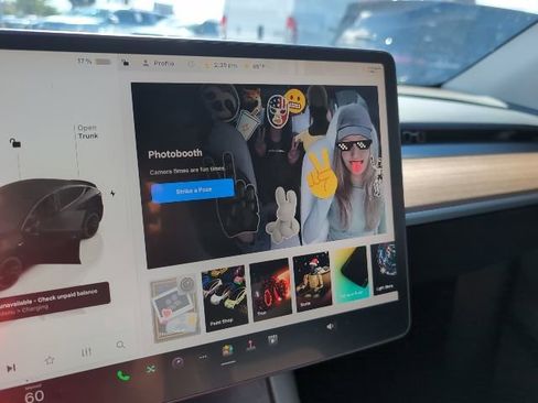 Used 2024 Tesla Model Y Performance image 18