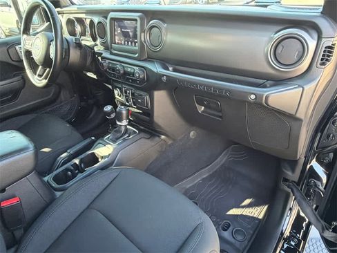 Used 2022 Jeep Wrangler Unlimited Sport image 13