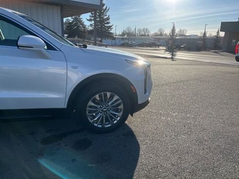 Used 2024 Cadillac XT4 Premium Luxury image 18