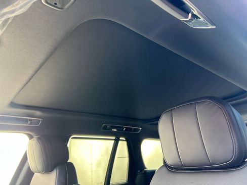 Certified 2025 Land Rover Range Rover SE image 14