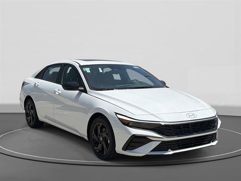New 2026 Hyundai Elantra SEL Sport FWD image 3