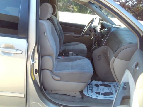 Used 2008 Toyota Sienna LE image 24