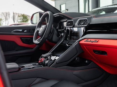 Used 2024 Lamborghini Urus S image 52