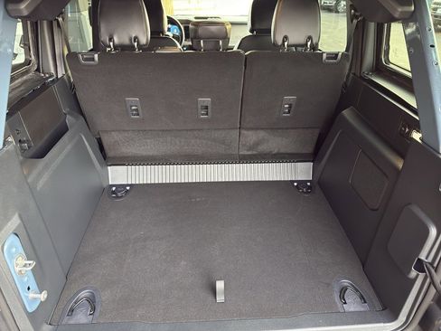 New 2025 Ford Bronco Outer Banks w/ Black Appearance Package image 9