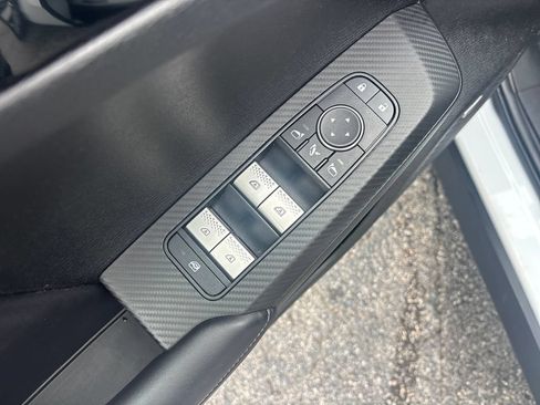Used 2025 Mitsubishi Outlander SE FWD image 24