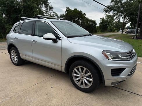 Used 2016 Volkswagen Touareg Sport AWD/4WD image 19