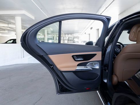 Used 2026 Mercedes-Benz E 350 4MATIC Sedan image 18