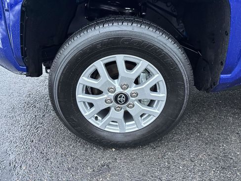 Used 2025 Toyota Tacoma SR5 image 9