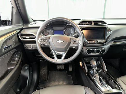 Certified 2023 Chevrolet TrailBlazer ACTIV w/ Sun and Liftgate Package image 2