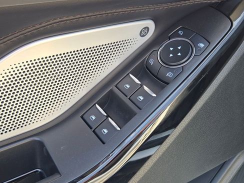 Used 2023 Ford Explorer Platinum w/ Technology Package AWD/4WD image 37