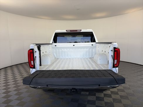 Used 2025 GMC Sierra 1500 SLT AWD/4WD image 13