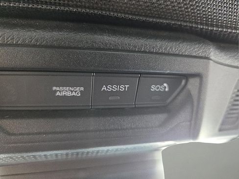 Used 2024 Jeep Gladiator Rubicon w/ Technology Group AWD/4WD image 22