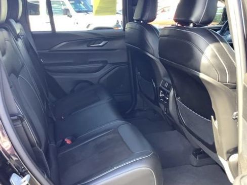 Used 2023 Jeep Grand Cherokee Altitude AWD/4WD image 24