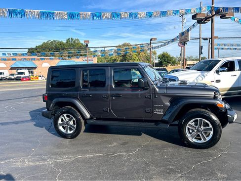 Used 2020 Jeep Wrangler Unlimited Sahara image 4