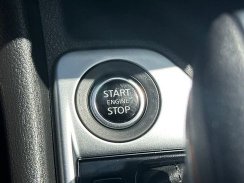Used 2022 Nissan Sentra SV FWD image 31