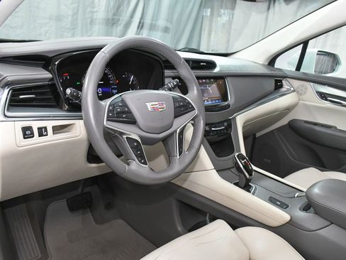 Used 2017 Cadillac XT5 Luxury image 18
