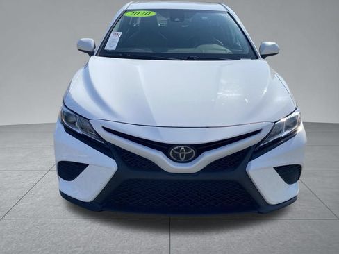 Used 2020 Toyota Camry SE FWD image 19