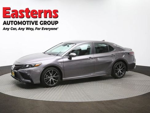 Used 2024 Toyota Camry SE image 56