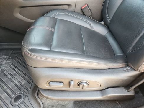Used 2023 Chevrolet Traverse RS FWD image 25