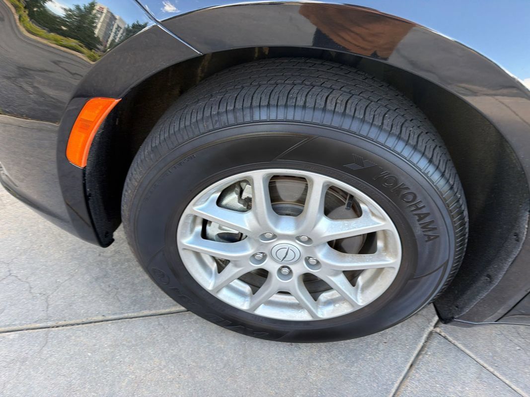 Used 2025 Chrysler Pacifica Select FWD image 11