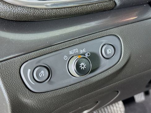 Used 2019 Buick Encore Essence w/ Safety Package II image 9