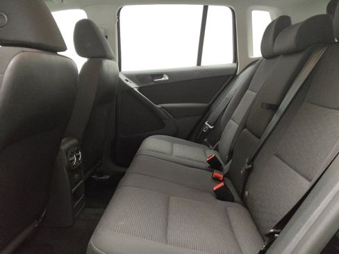 Used 2018 Volkswagen Tiguan Limited w/ Premium Package image 18