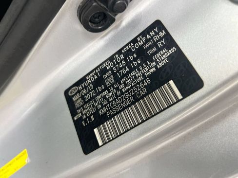 Used 2016 Hyundai Veloster w/ Option Group 02 FWD image 28