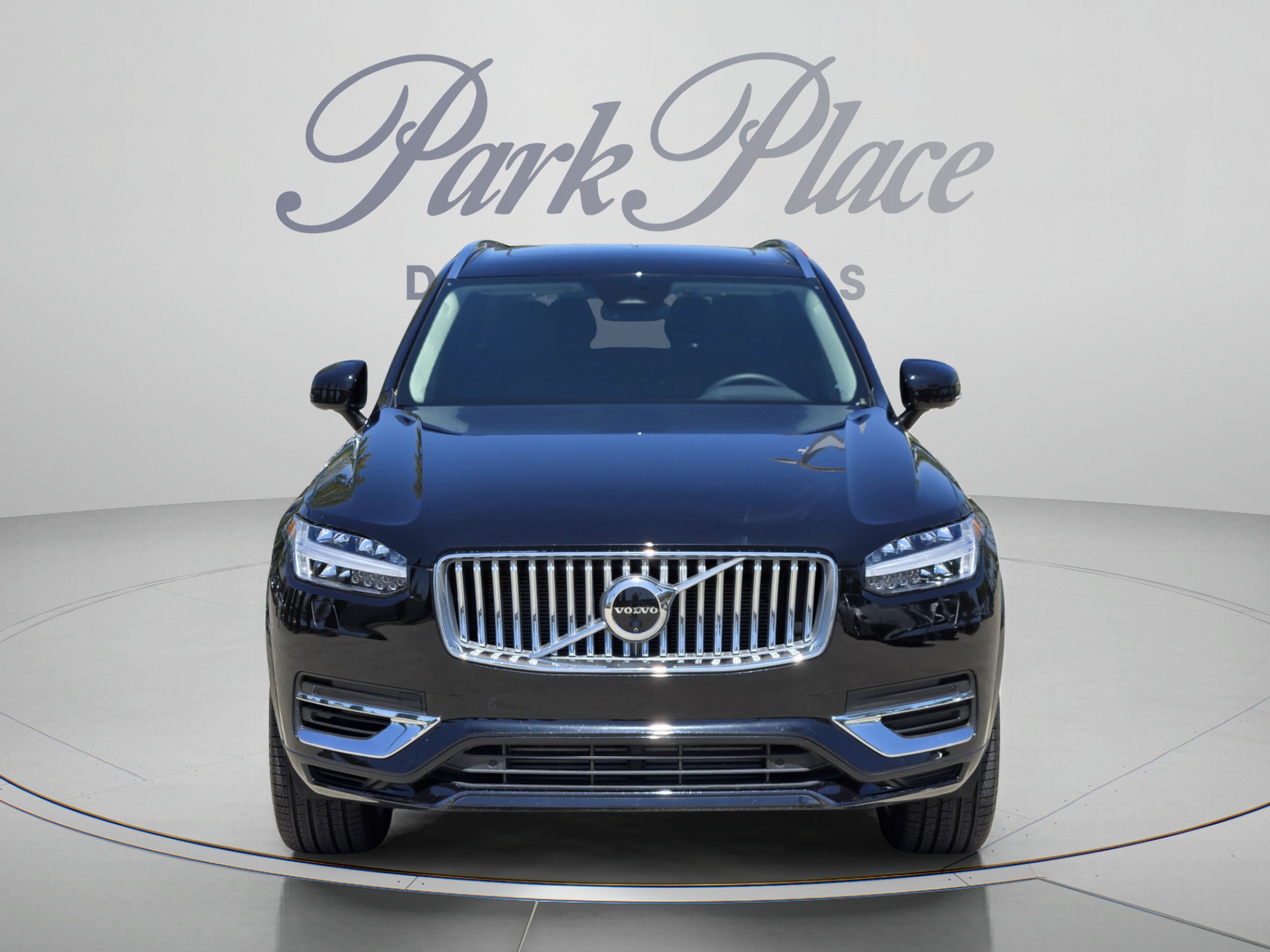 Used 2025 Volvo XC90 T8 Plus w/ Protection Package Premier AWD/4WD image 8