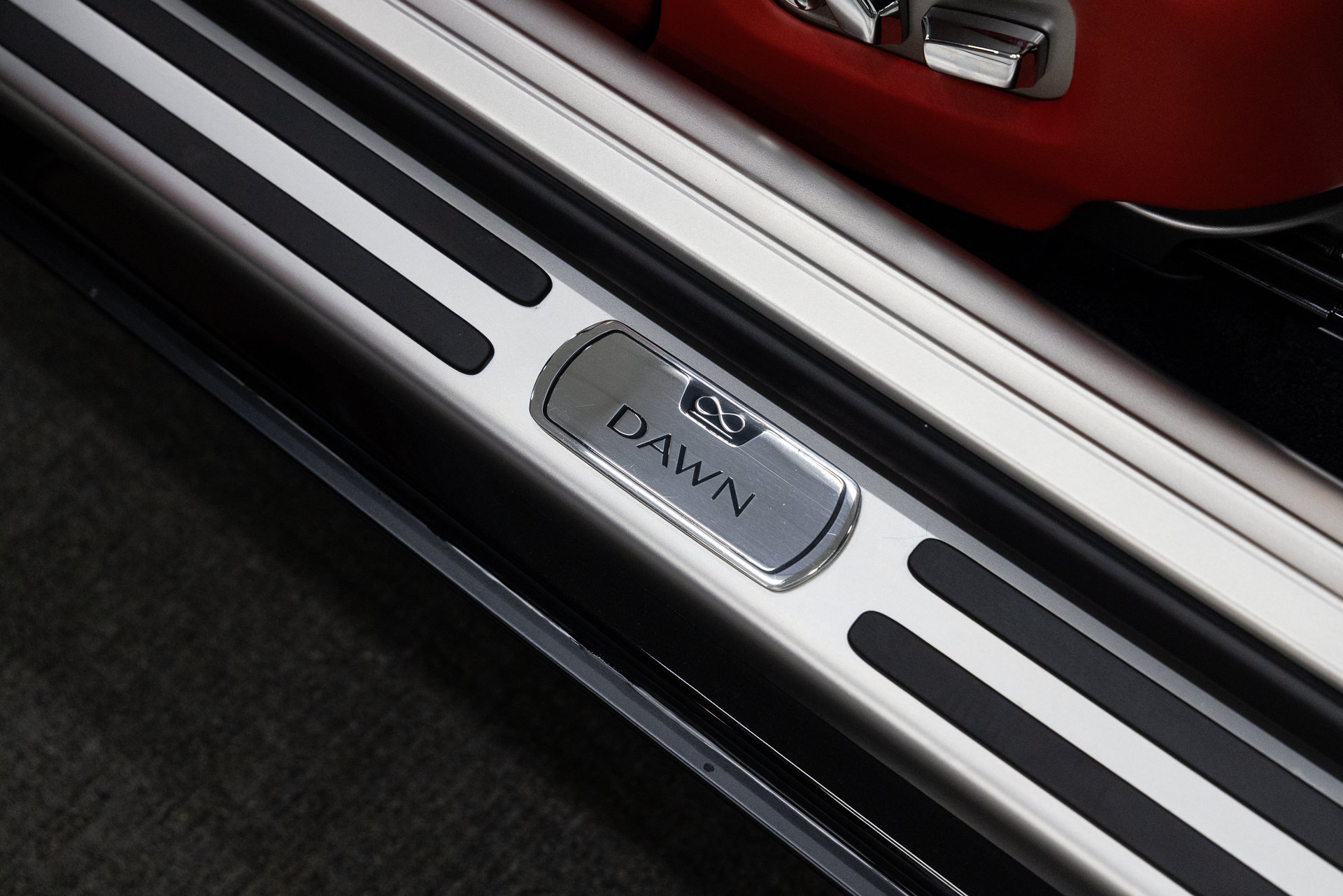 Used 2020 Rolls-Royce Dawn RWD image 23