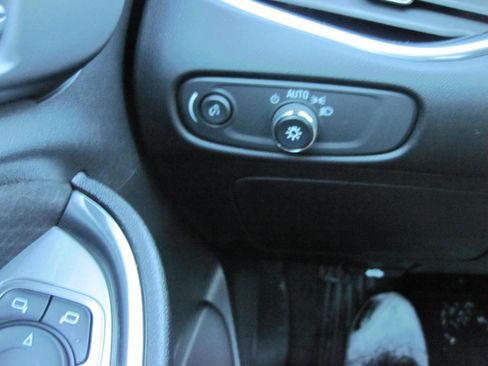 Used 2020 Chevrolet Malibu LT image 10