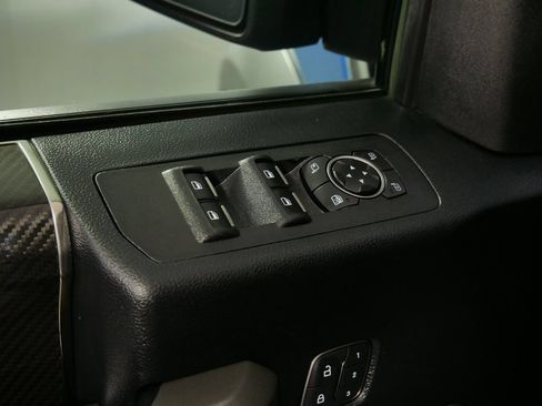 Used 2019 Ford F150 Raptor w/ Equipment Group 802A Luxury AWD/4WD image 22