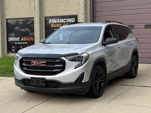 Used 2020 GMC Terrain SLE w/ Elevation Edition FWD image 3