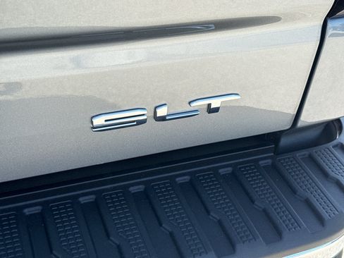 Certified 2025 GMC Sierra 1500 SLT AWD/4WD image 10
