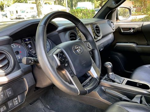 Used 2023 Toyota Tacoma TRD Sport image 14