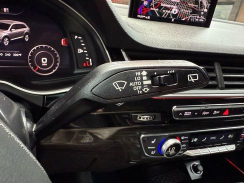 Used 2017 Audi Q7 3.0T Prestige w/ Prestige Package AWD/4WD image 17