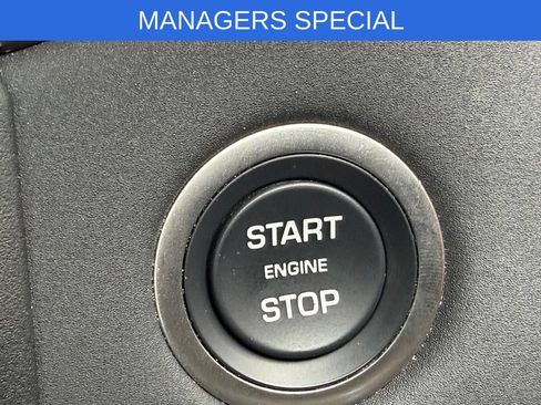 Used 2025 Land Rover Range Rover Velar Dynamic SE AWD/4WD image 16