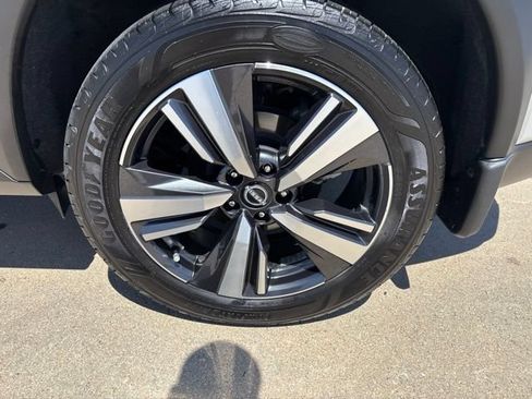 Used 2023 Nissan Rogue Platinum w/ Platinum Premium Package FWD image 14