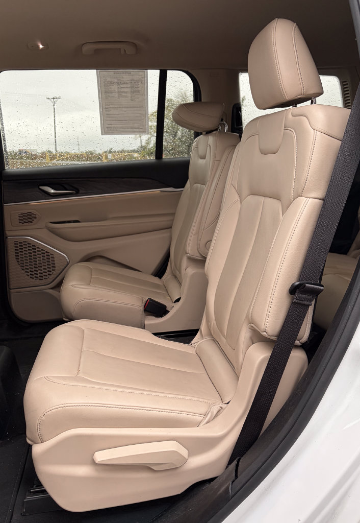Used 2022 Jeep Grand Cherokee L Limited AWD/4WD image 24
