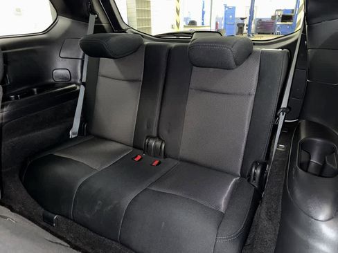 Used 2019 Nissan Pathfinder S AWD/4WD image 18