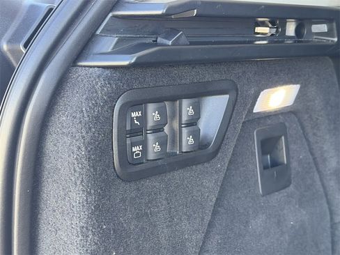 Used 2024 BMW X7 xDrive40i w/ Premium Package image 32