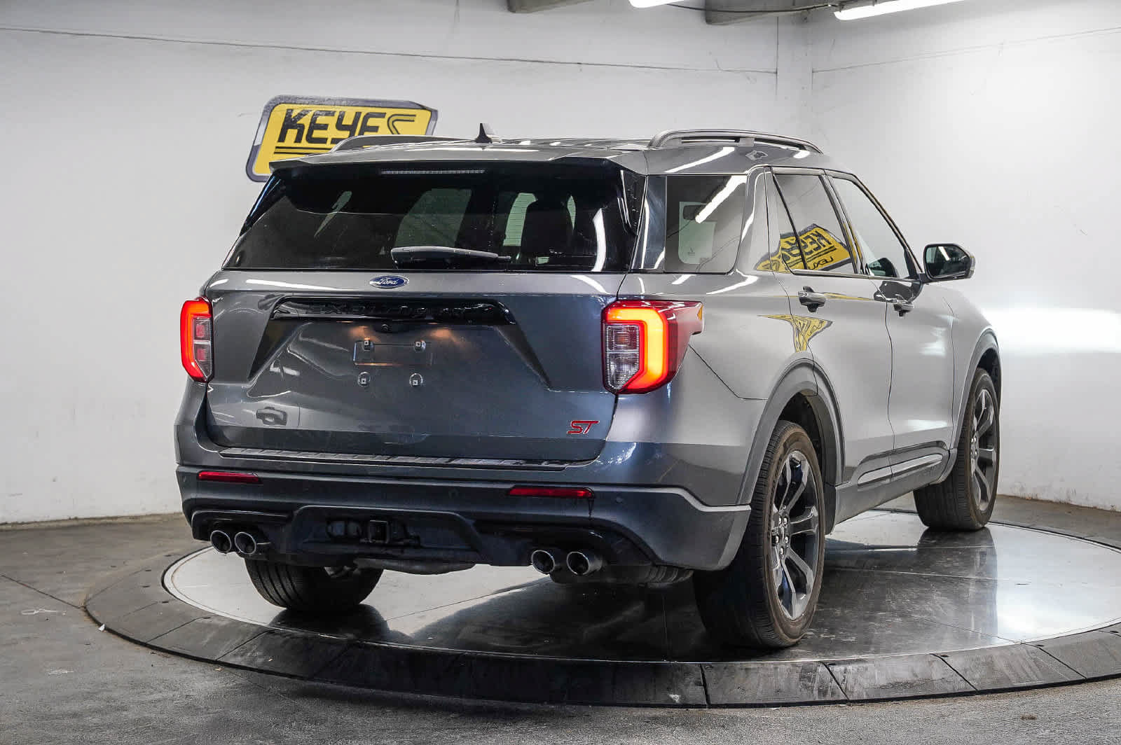 Used 2023 Ford Explorer ST w/ Equipment Group 401A AWD/4WD image 4