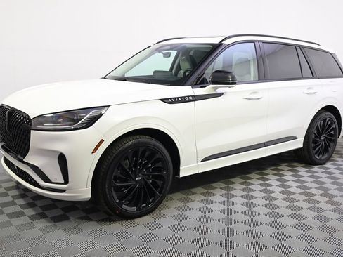 New 2026 Lincoln Aviator Reserve AWD/4WD image 2