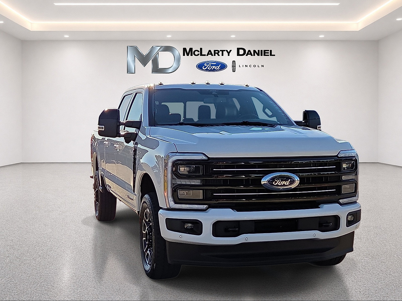 Certified 2025 Ford F250 Platinum AWD/4WD image 1