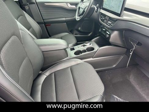 New 2025 Ford Escape SE image 13